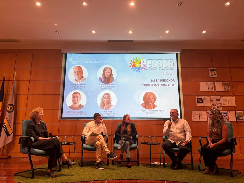 Mesa Redonda | Conversas com Arte